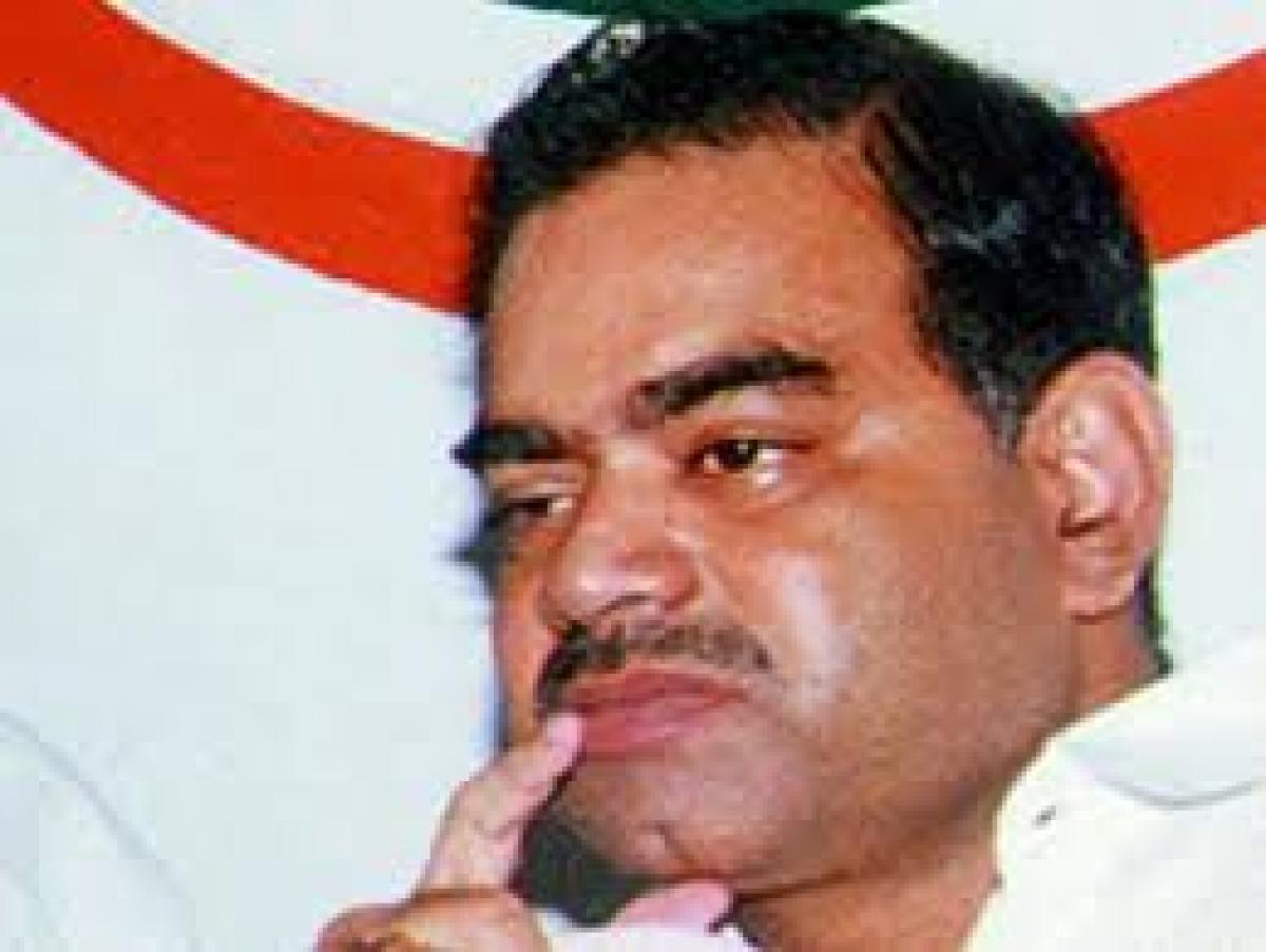 Congress leader Devineni Nehru attacks TDP in the Call money scam