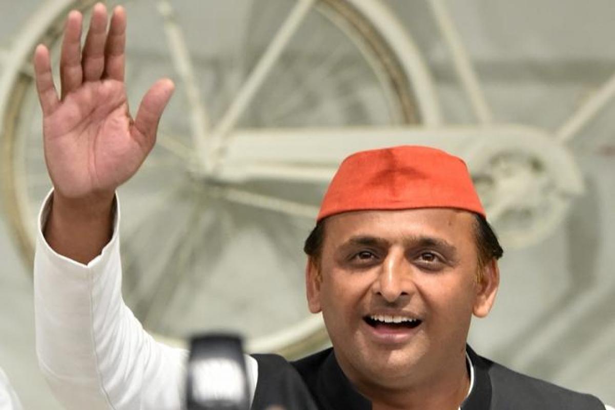 ECs show cause notice to Akhilesh for bribery remark