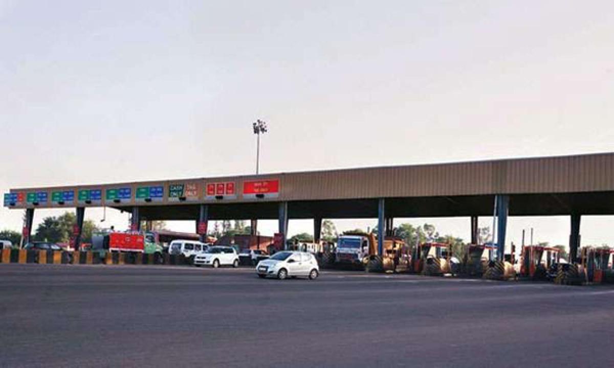 All 11 RInfra toll plazas to go cashless from midnight