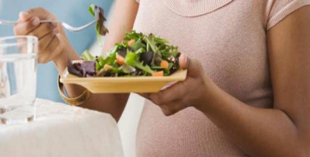 Light meal during labour benefits most healthy women