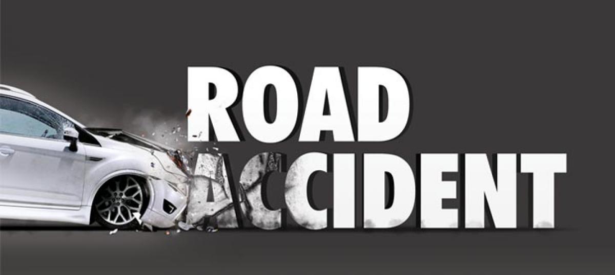 Two killed, 9 hurt  in road mishap