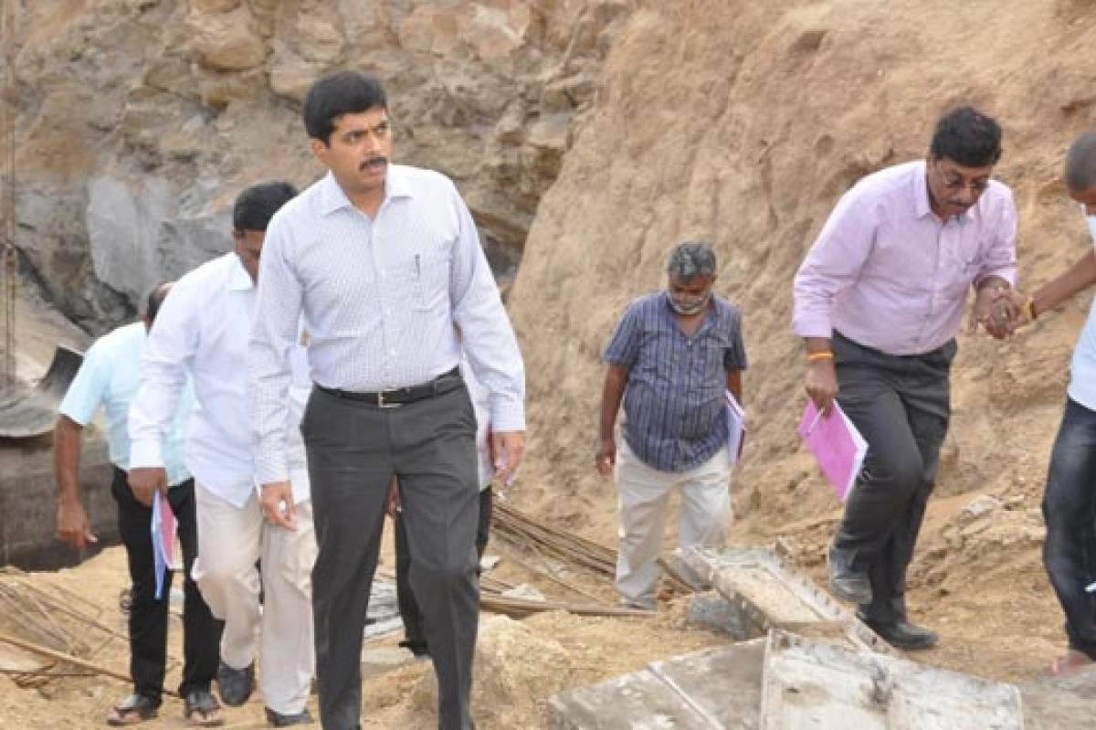 Collector inspects Handri Neeva works