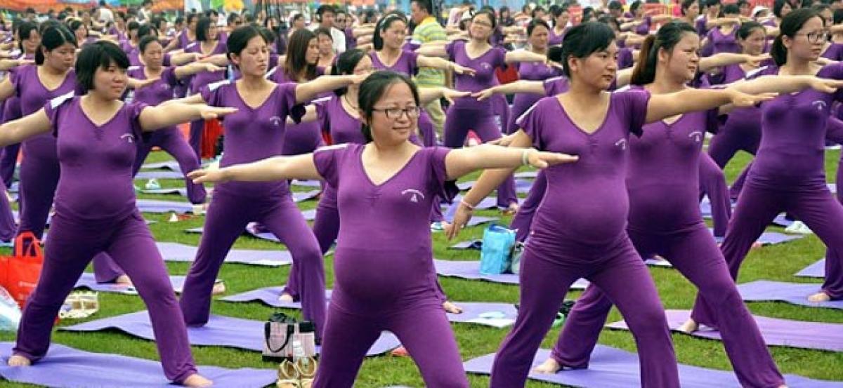 China breaks world record for conducting largest prenatal Yoga