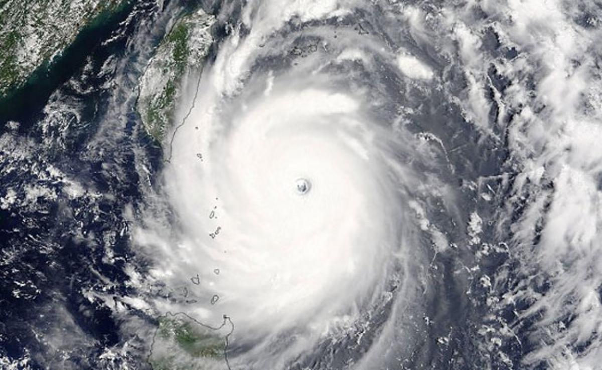 Super typhoon Nepartak makes landfall in Taiwan