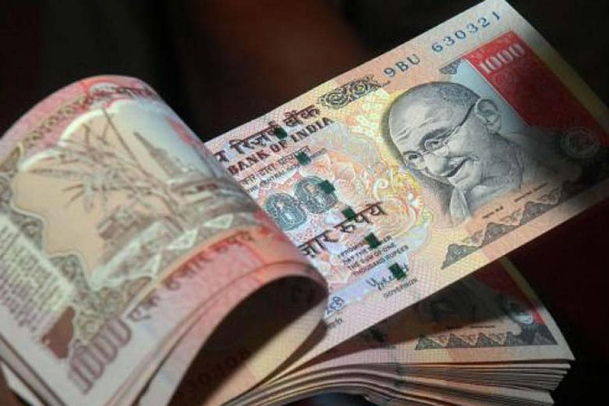 Woman commits suicide fearing the old currency notes would not be termed valid