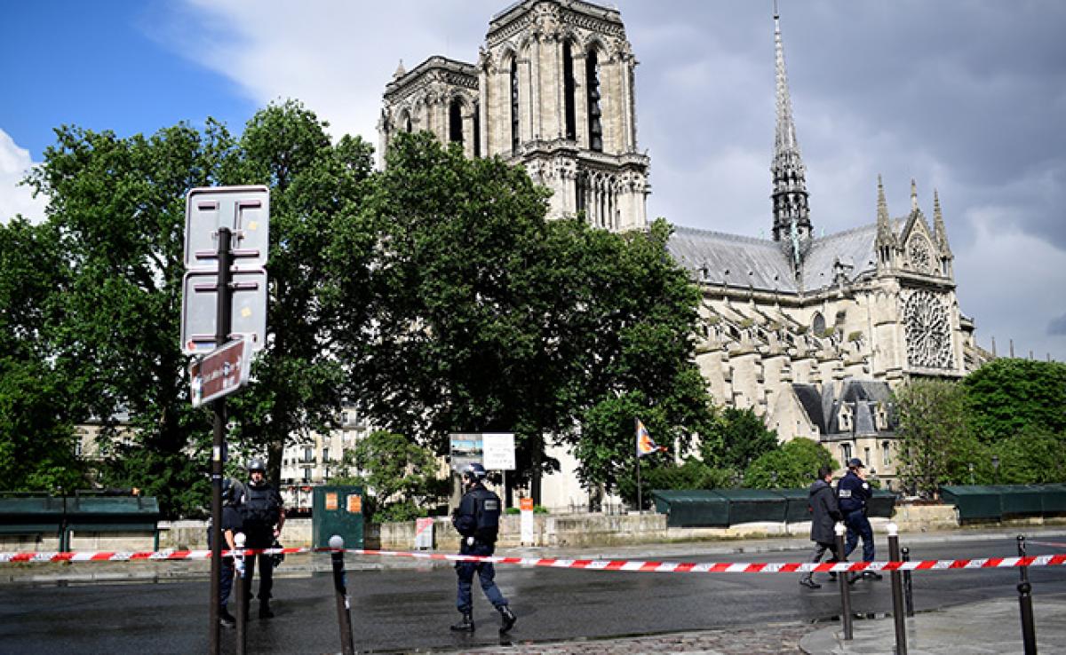 Notre Dame Attacker Shouted This Is For Syria Before Being Shot