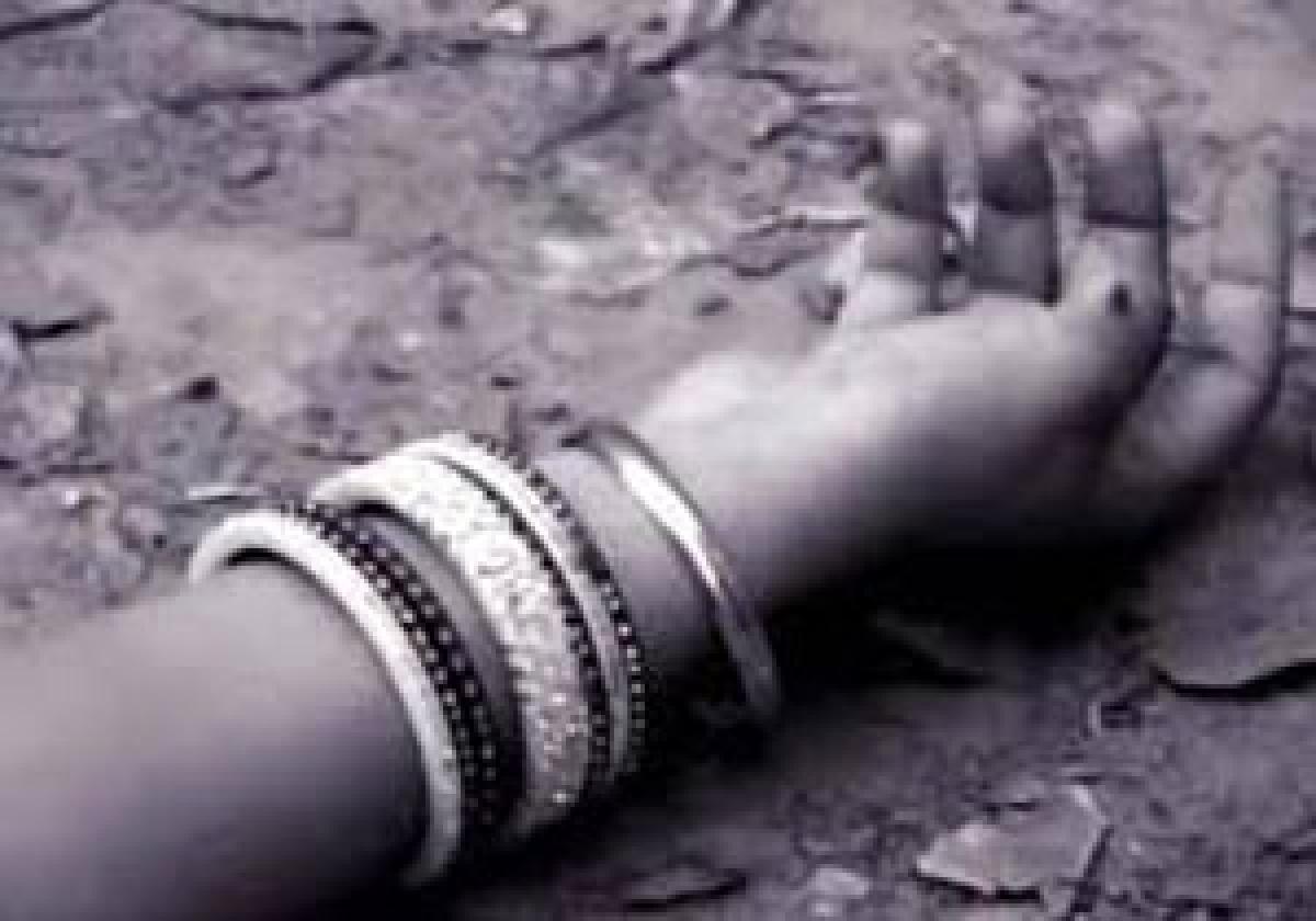 Brick kiln owner kicks pregnant woman to death