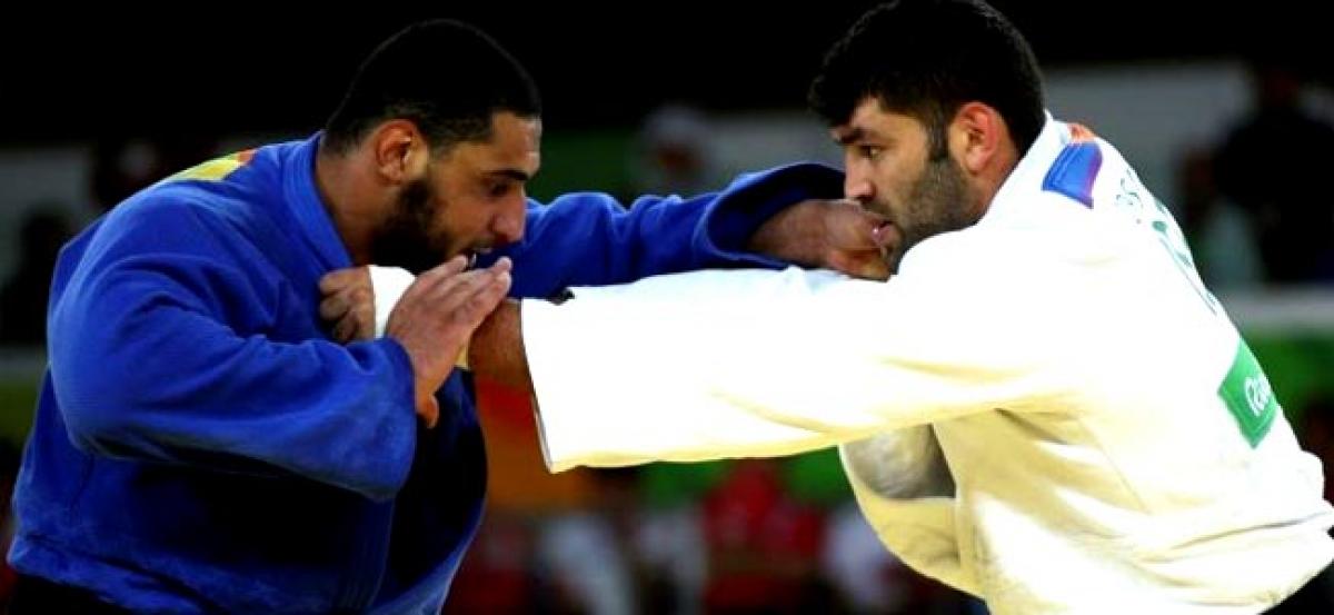 Egyptian judoka sent home over handshake refusal with Israeli