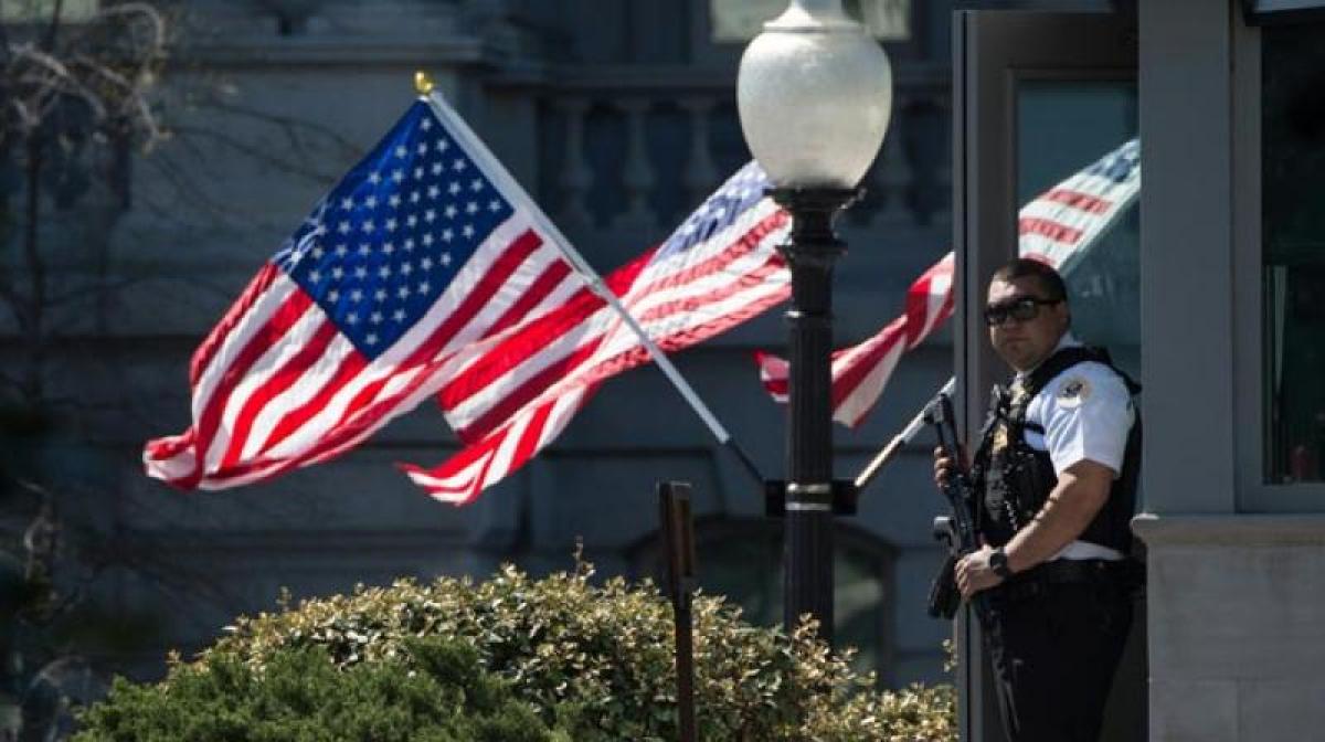 Man shot near White House after brandishing gun