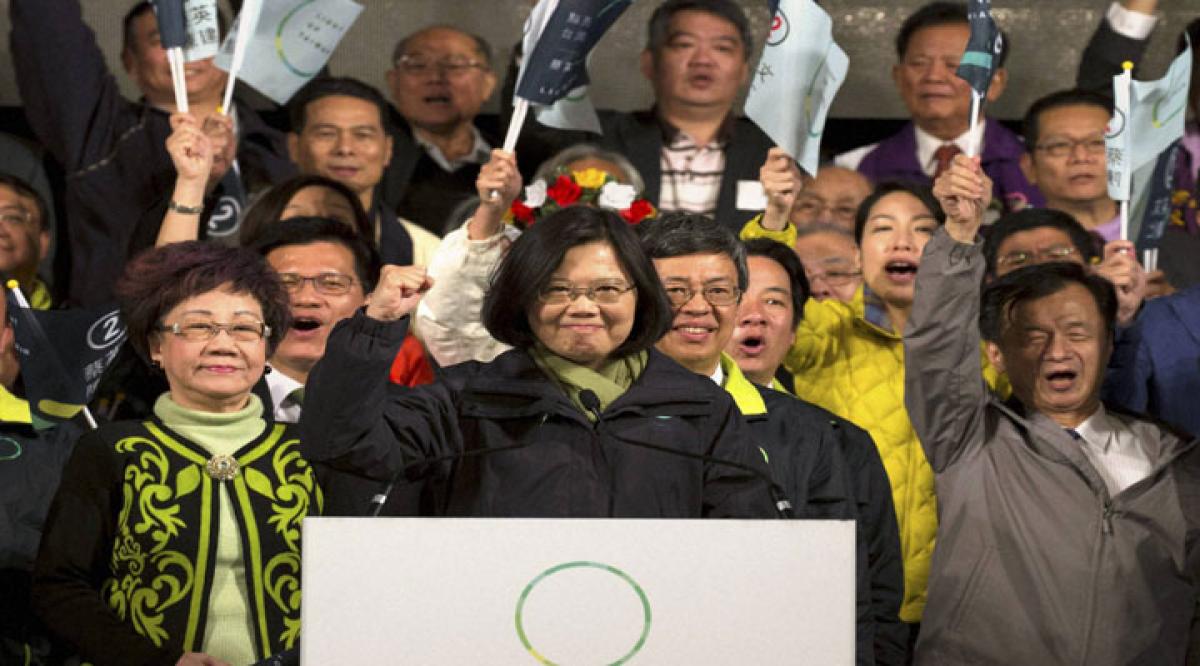 Taiwanese elect first woman prez