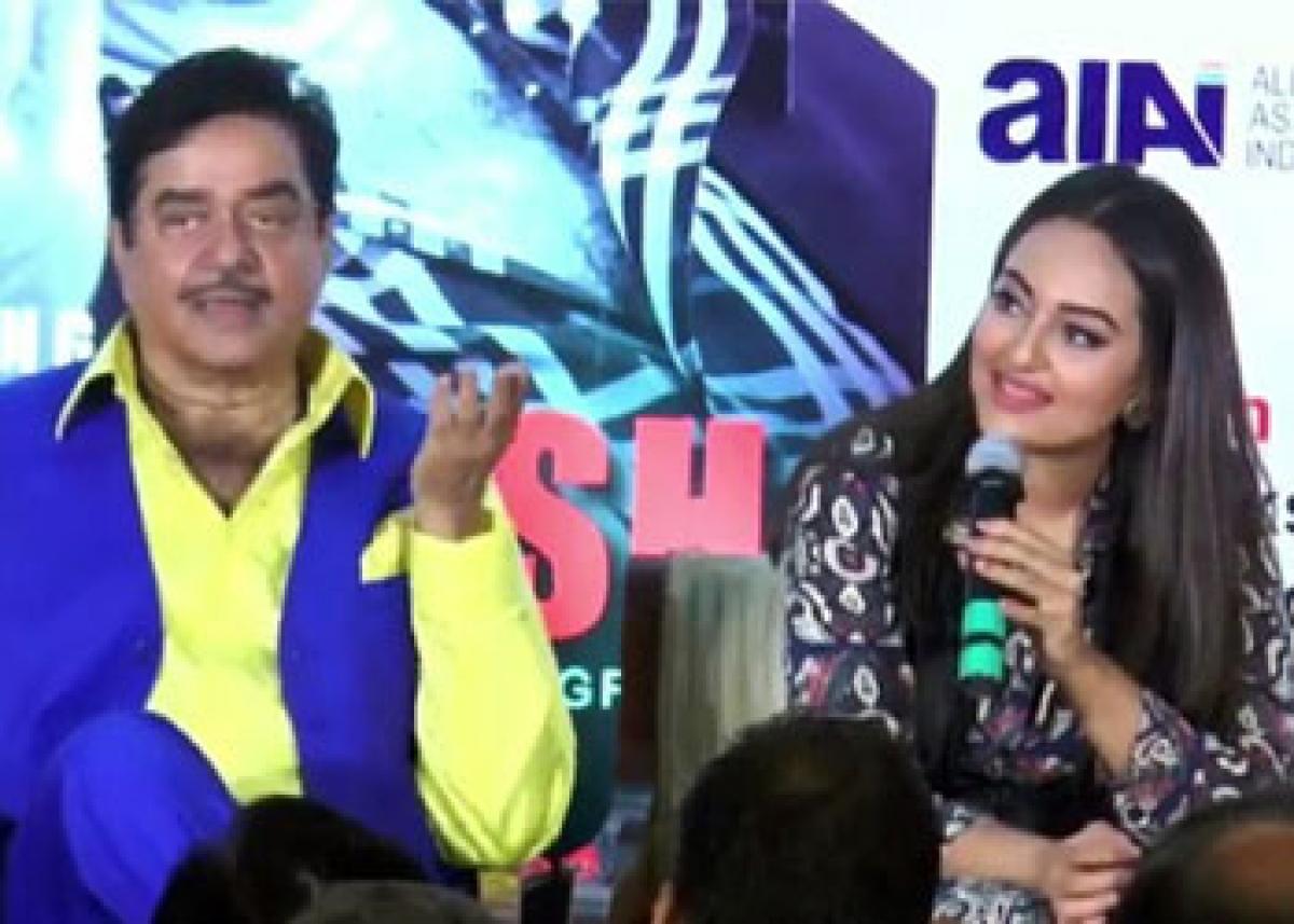 Sonakshi’s Shocking Statement On Her Father’s Biography – Anything But Khamosh