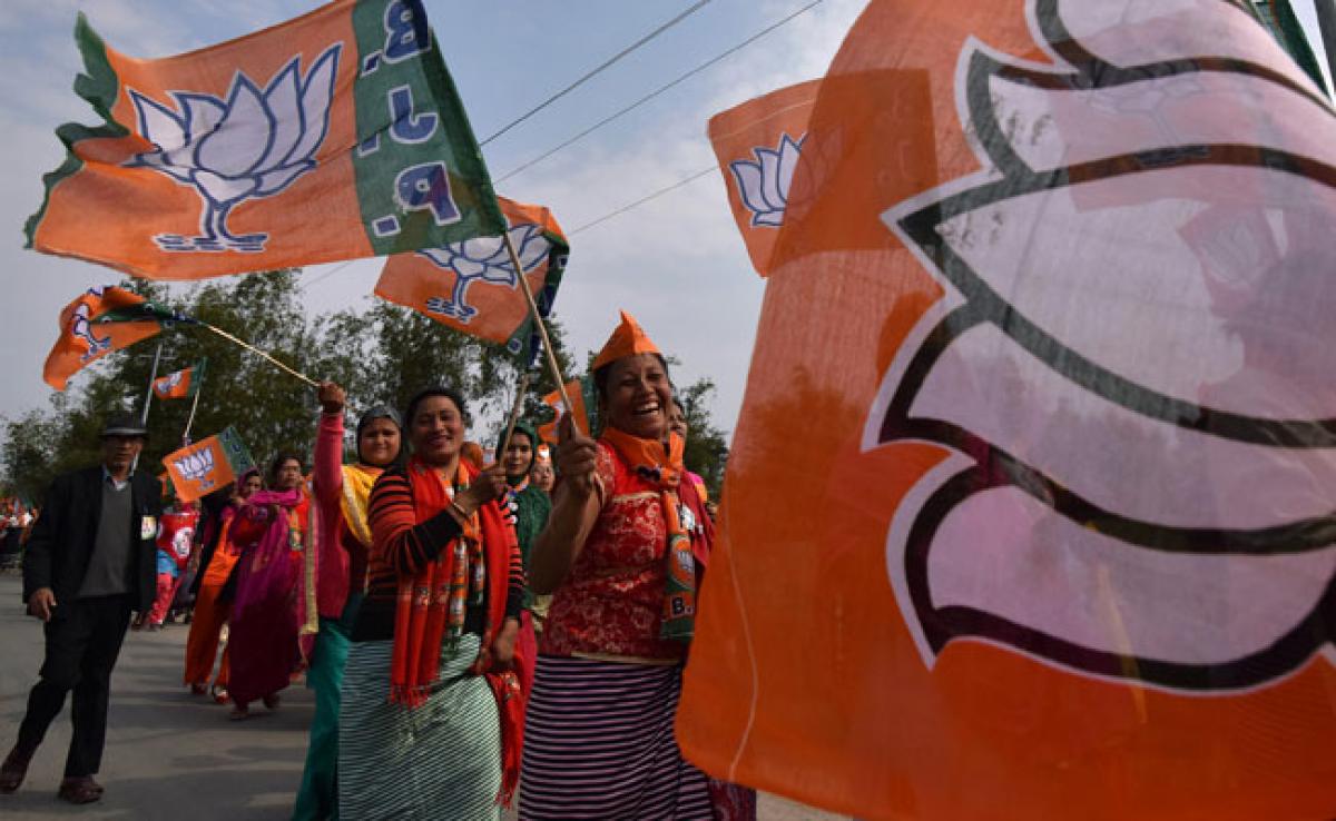 Trinamool Congress Former Tripura Chief, 400 Party Workers Join BJP