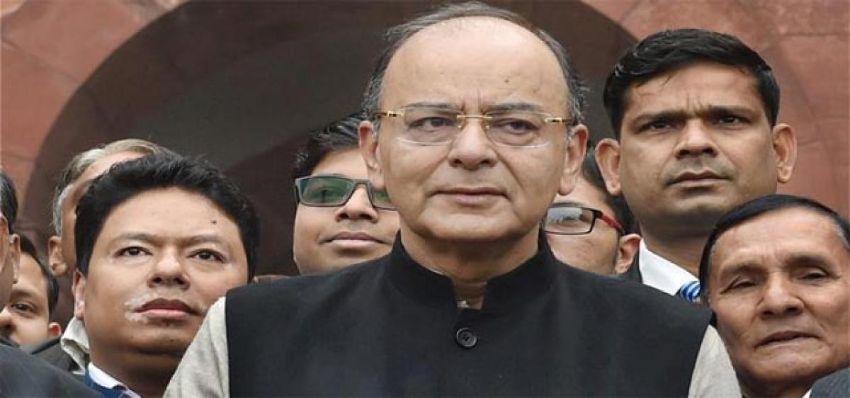 Arun Jaitley caps cash donation to parties at 2k