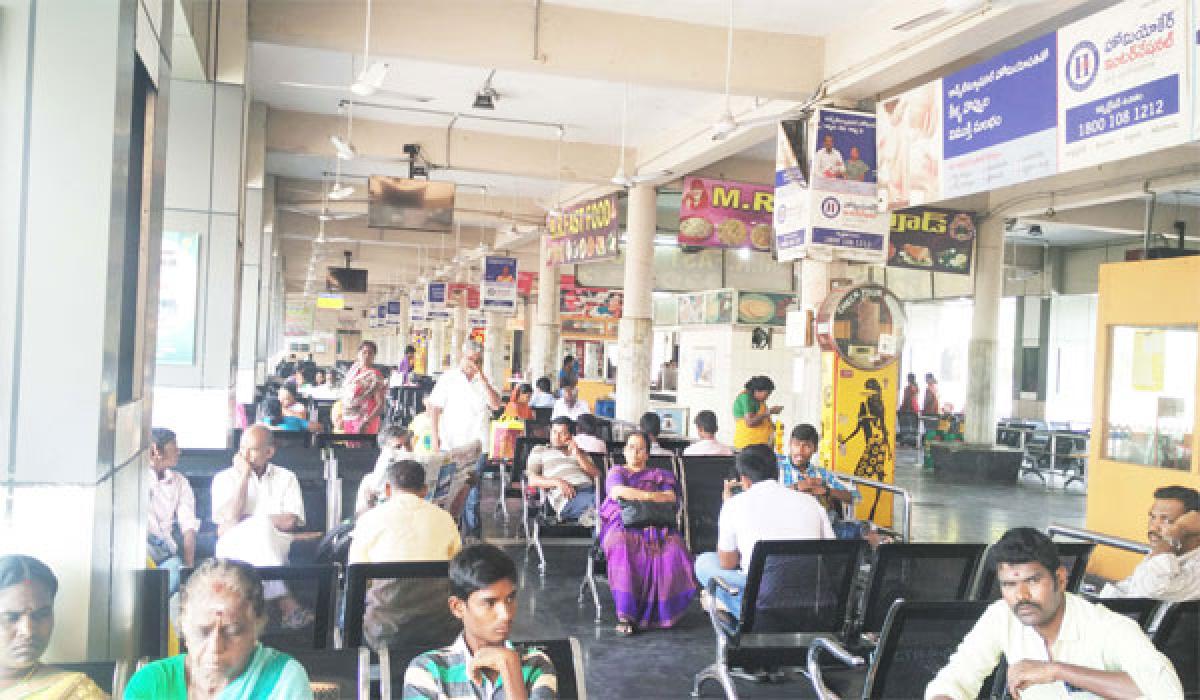 Fans, TV sets in bus station non-functional