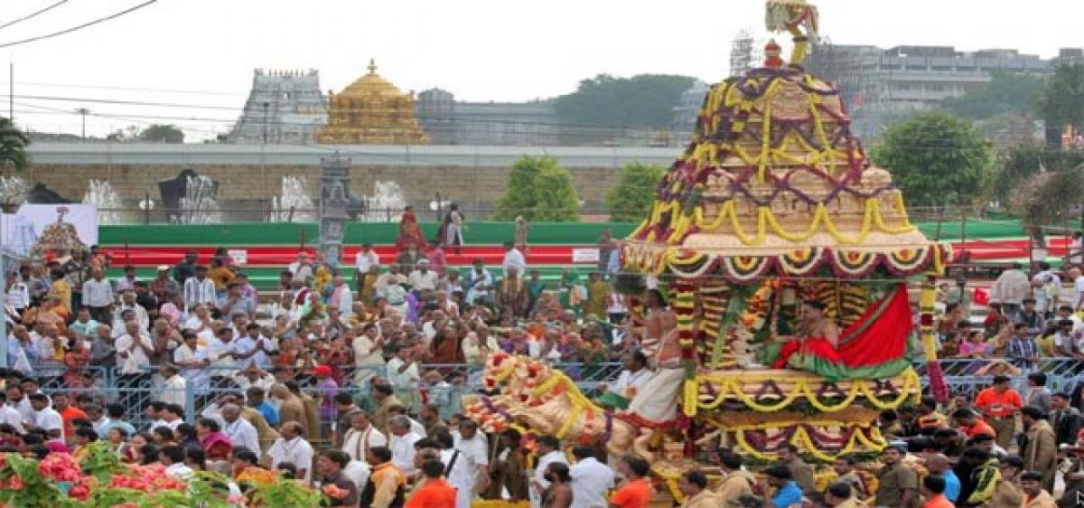 Swarna Rathotsavam celebrated grandly