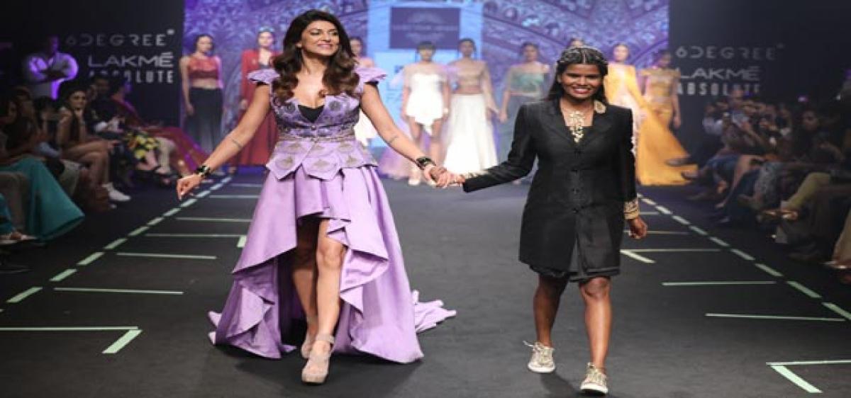 Sushmita Sen sashays for Sashi Vangapalli