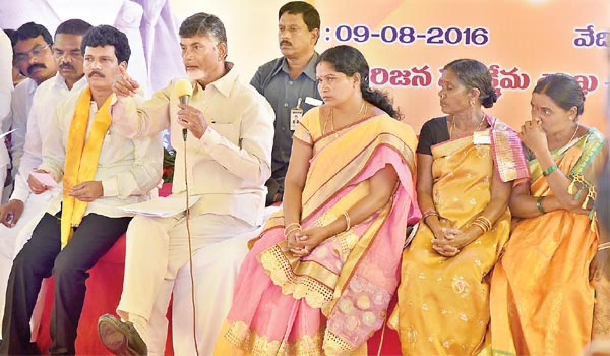 AP CM vows to turn Pedalabudu into smart panchayat