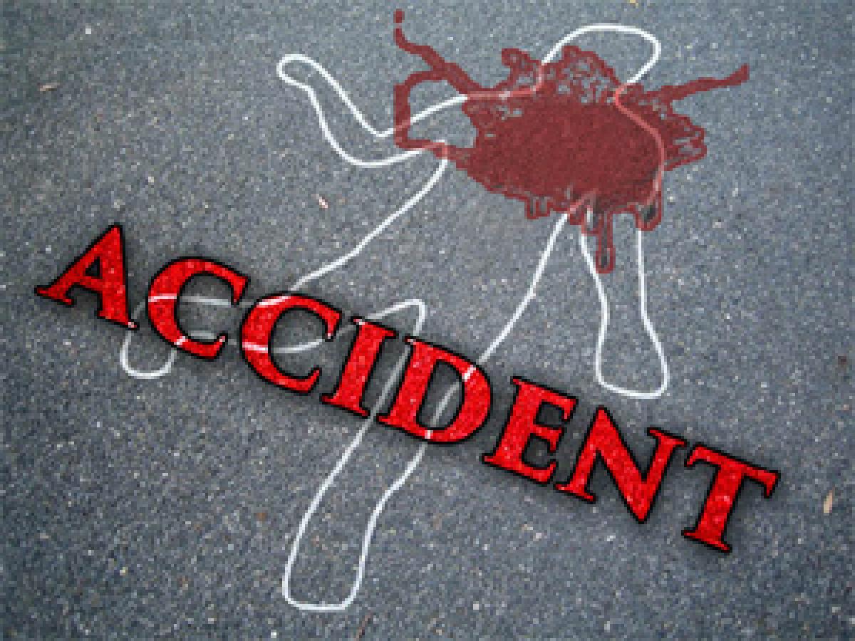 Four killed as truck runs over in Anantapur