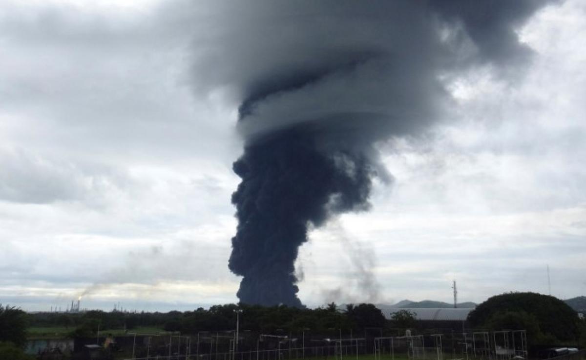 Fire Breaks Out At Mexicos Top Refinery, Nine Injured