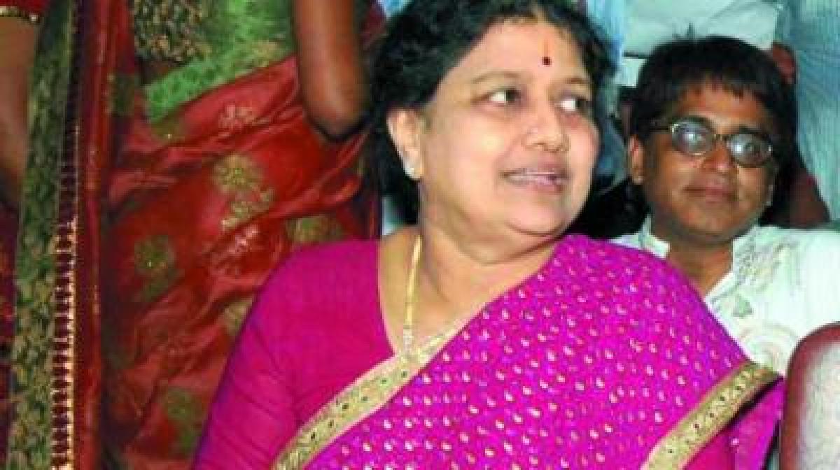 Sasikala to be sworn-in soon? TN Guv to fly to Chennai today or tomorrow