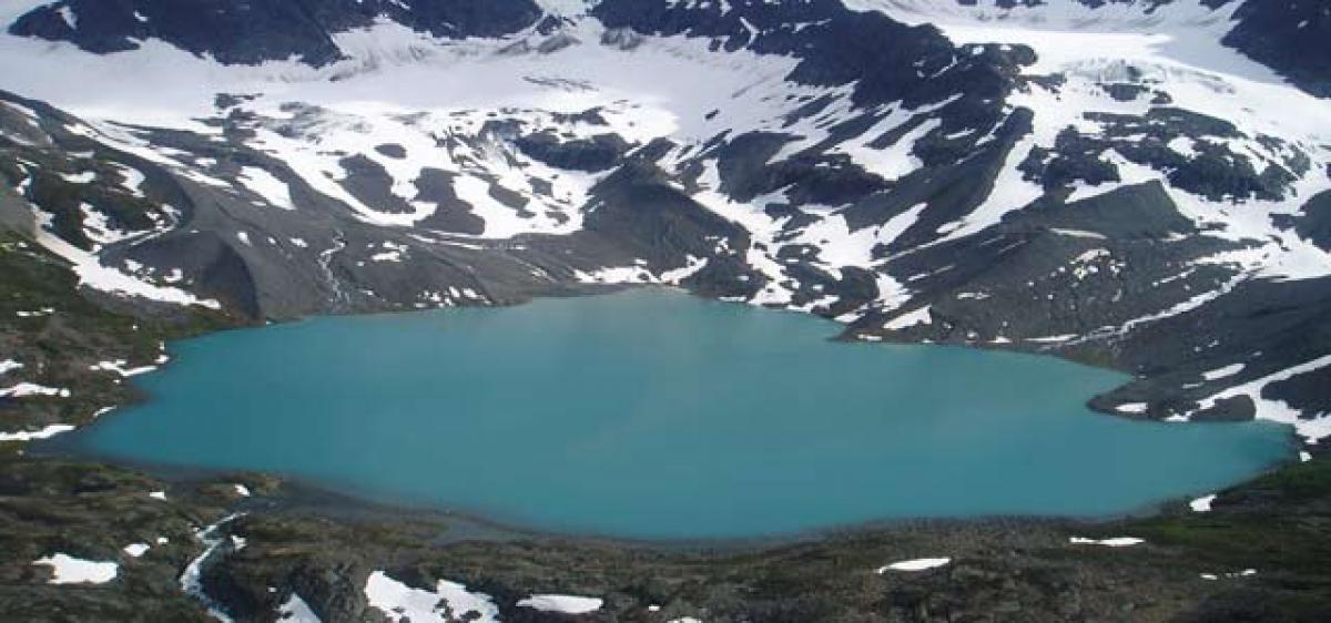 Arctic lakes melting earlier each year