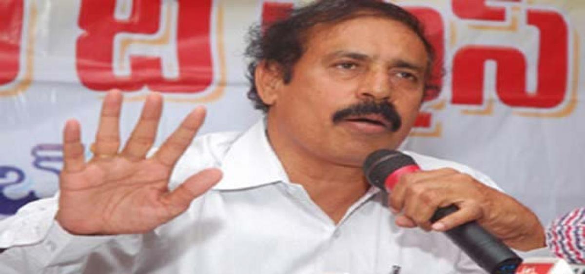 CPI alleges AP Chief Minister of luring  voters with cash, mobiles