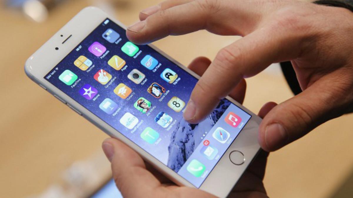 Apple confirms flaw in iPhone 6 Plus, agrees to repair