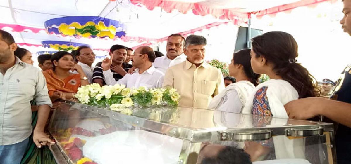 Tearful farewell to Bhuma Nagi Reddy