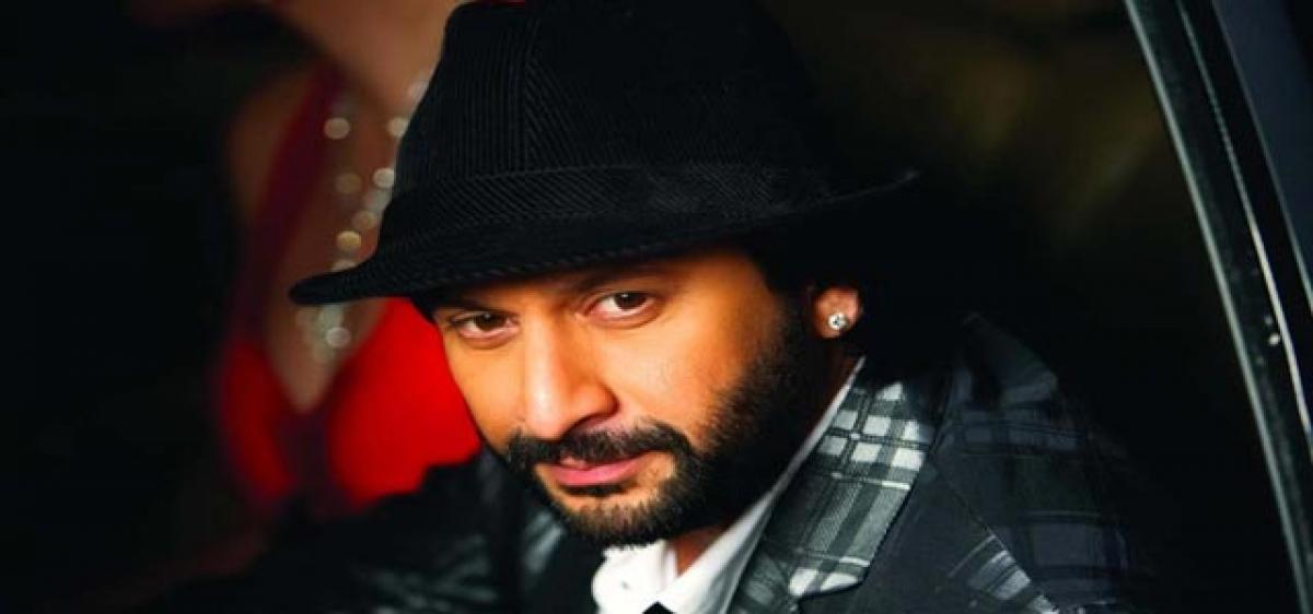 Munnabhai 3 script is funny, relevant: Arshad Warsi