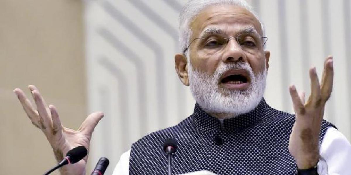 PM Modi likens parties opposing currency ban to Pak helping terrorists