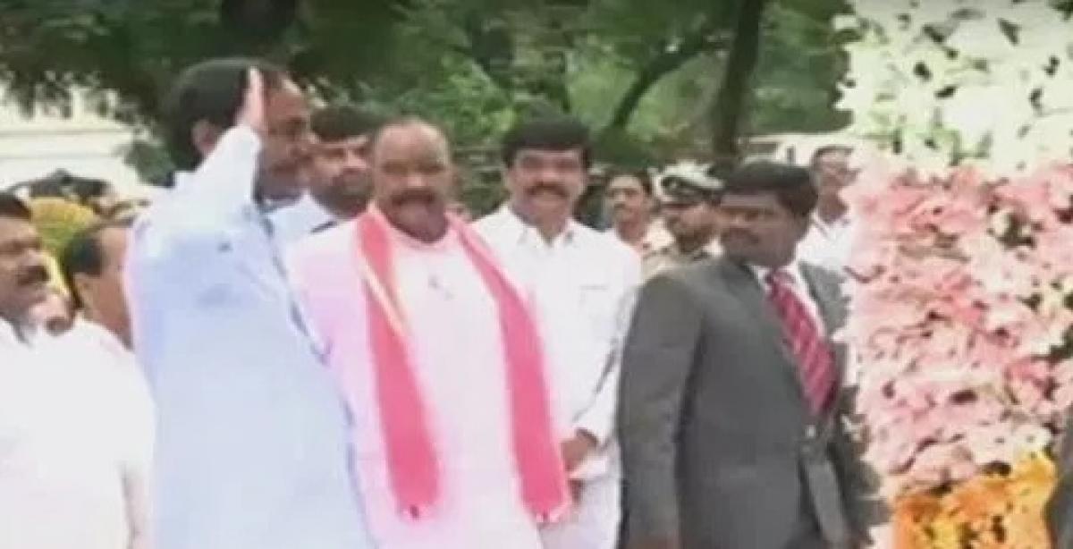 KCR pays tributes to Telangana Martyrs on Formation Day