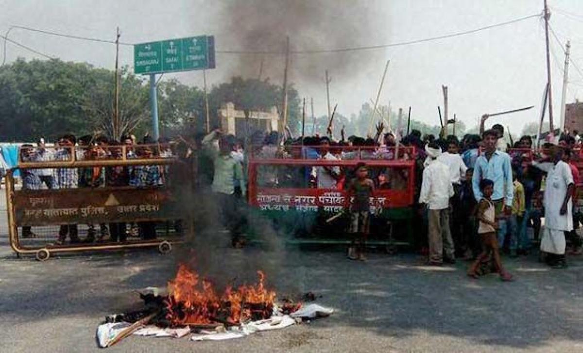 Protesters Clash With Police In Uttar Pradeshs Mainpuri Over Alleged Cow slaughter