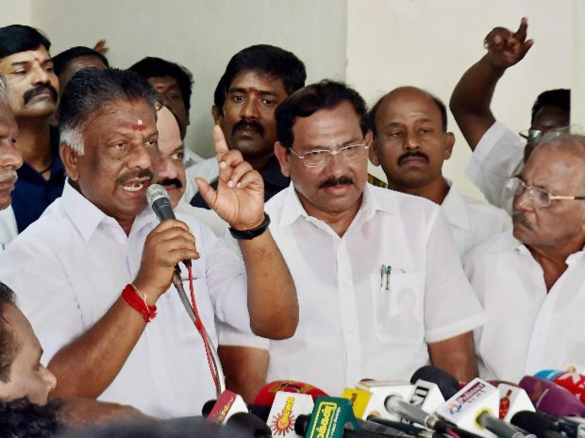 Panneerselvam camp, DMK, Congress welcome SC verdict in DA case