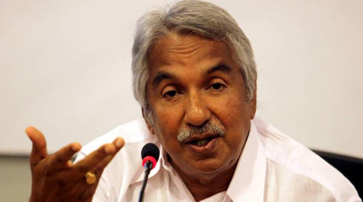 Post defeat, Oommen Chandy resigns as Kerala CM