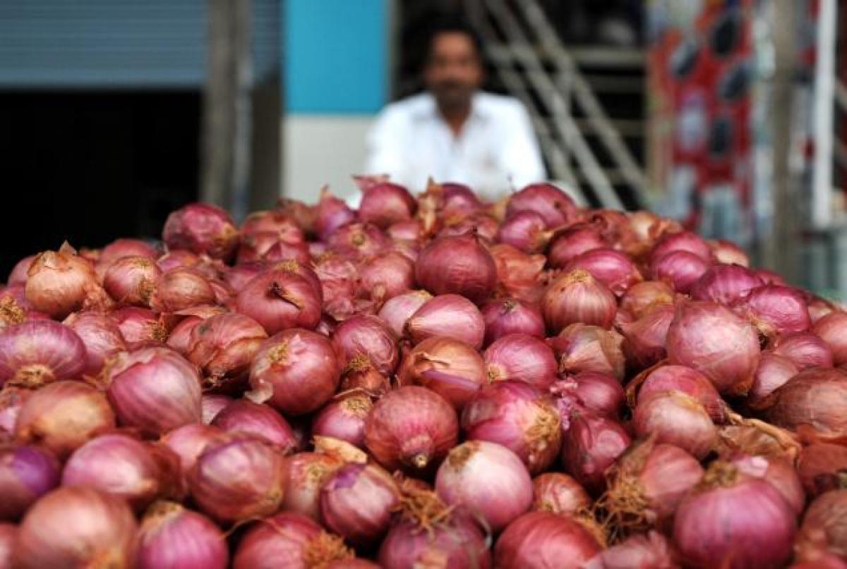 Consumers fret over high onion prices