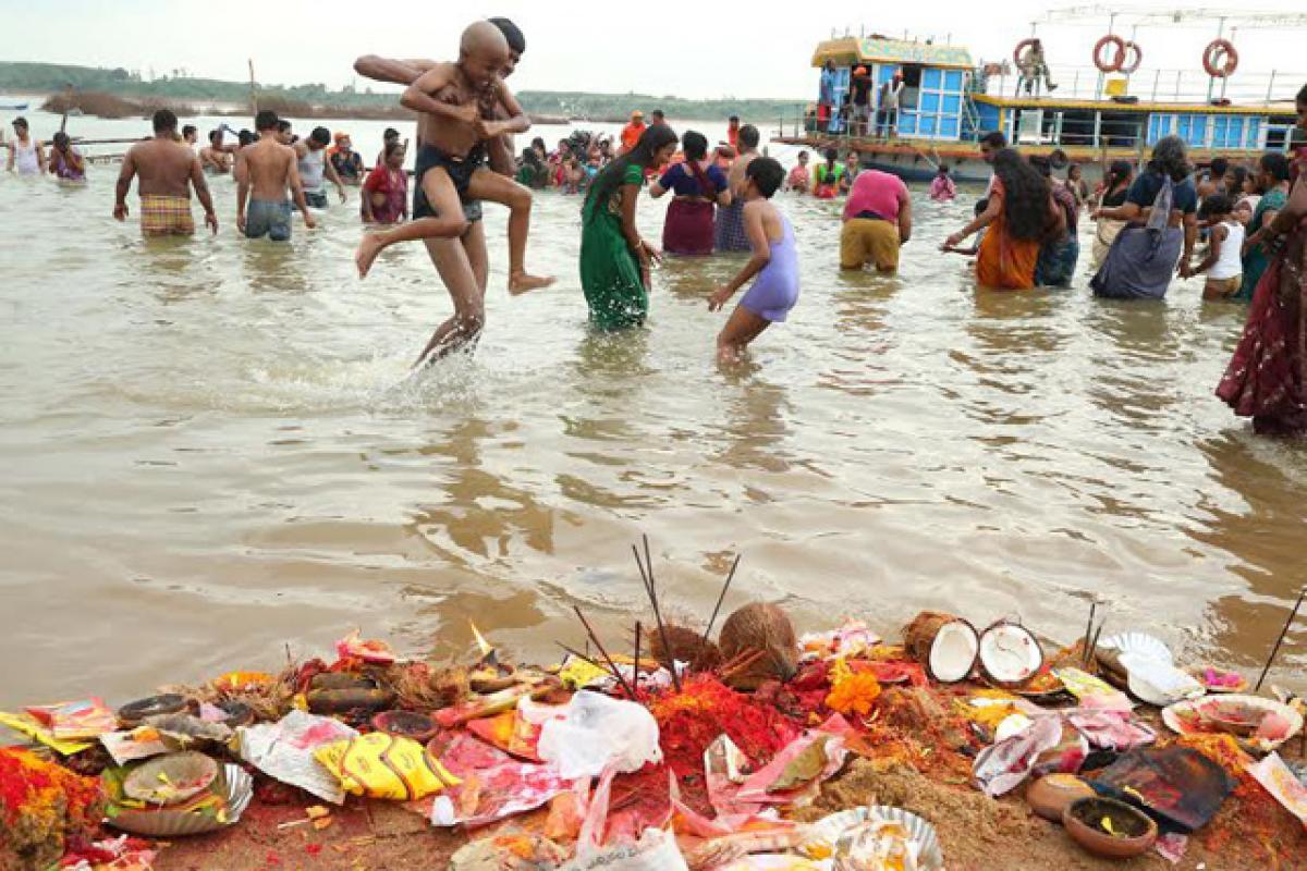 Pushkaralu reminiscent of Kumb Mela