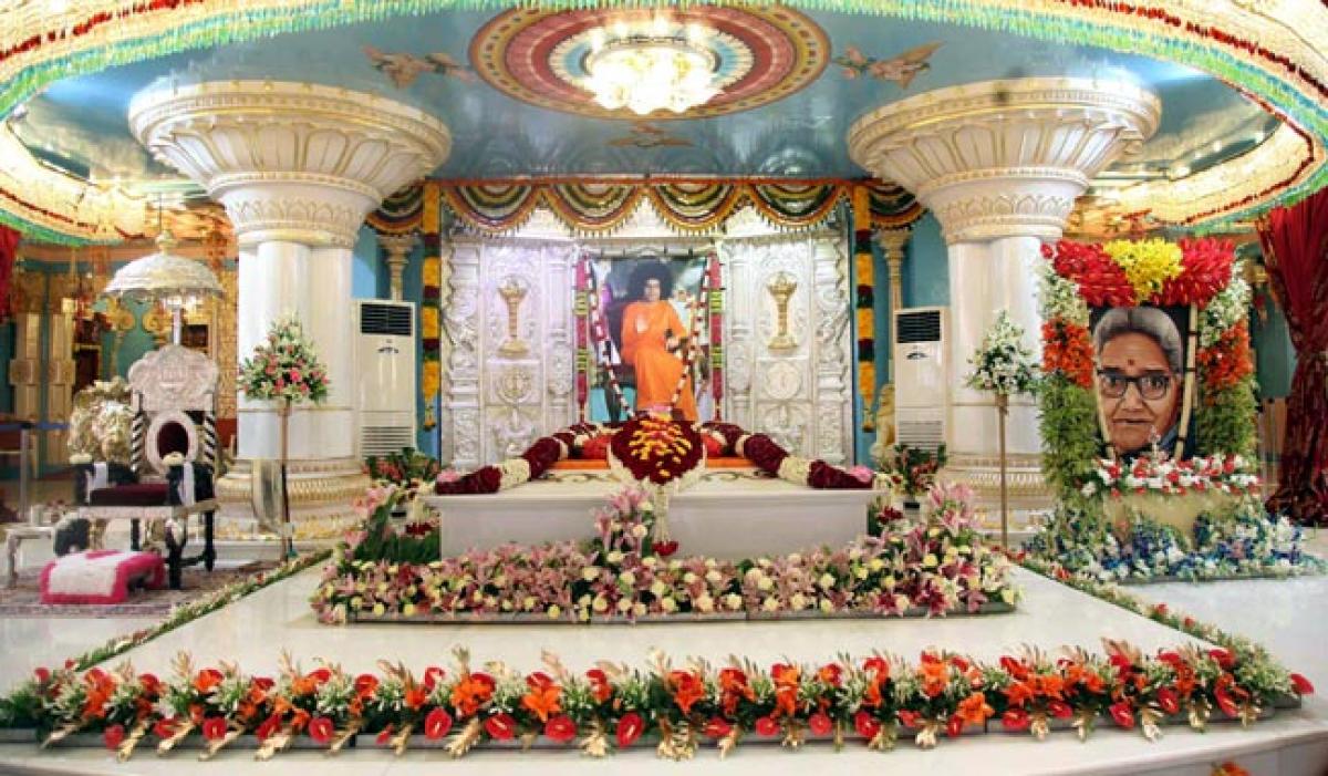 Photos: Mother Easwaramma Day celebrations at Prasanthi Nilayam