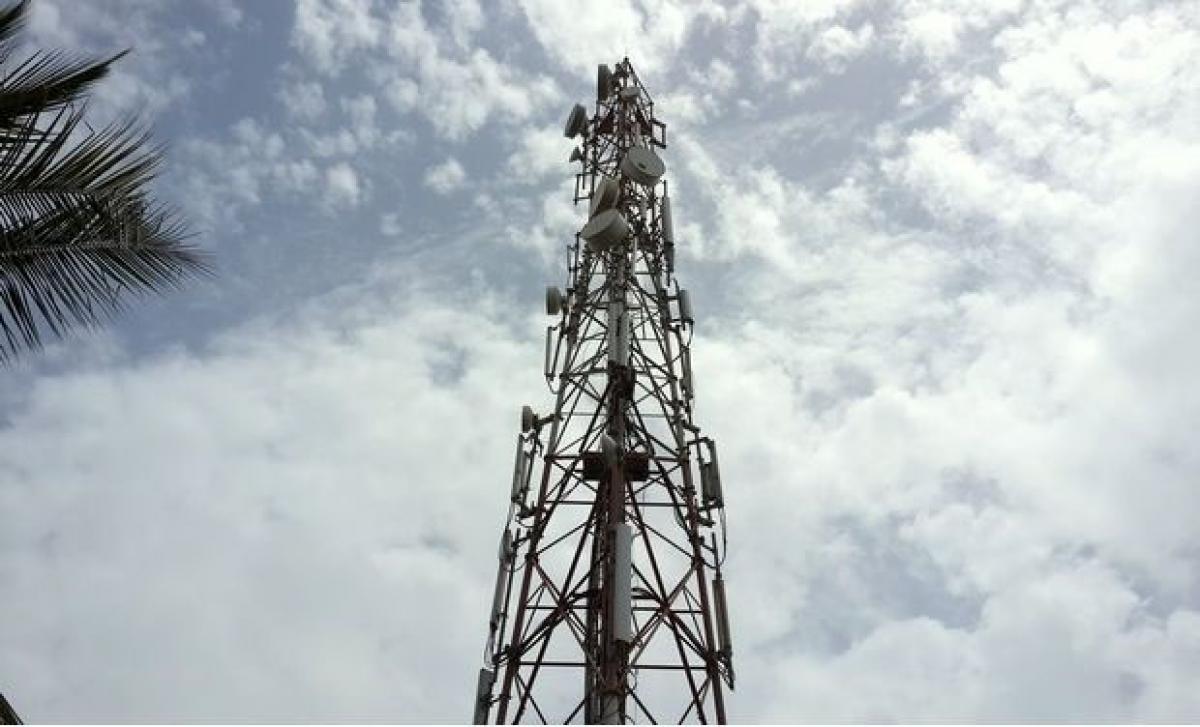 Airtel, Idea, Reliance Jio against auction of 700MHz band for now