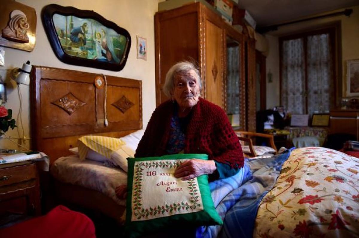 Worlds oldest living person born in 1800s turns 117