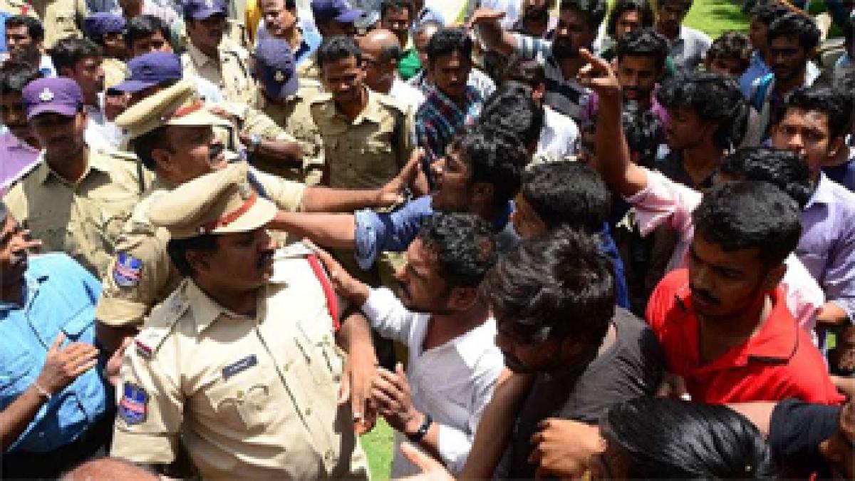 Police clampdown at Hyderabad varsity, situation remains tense