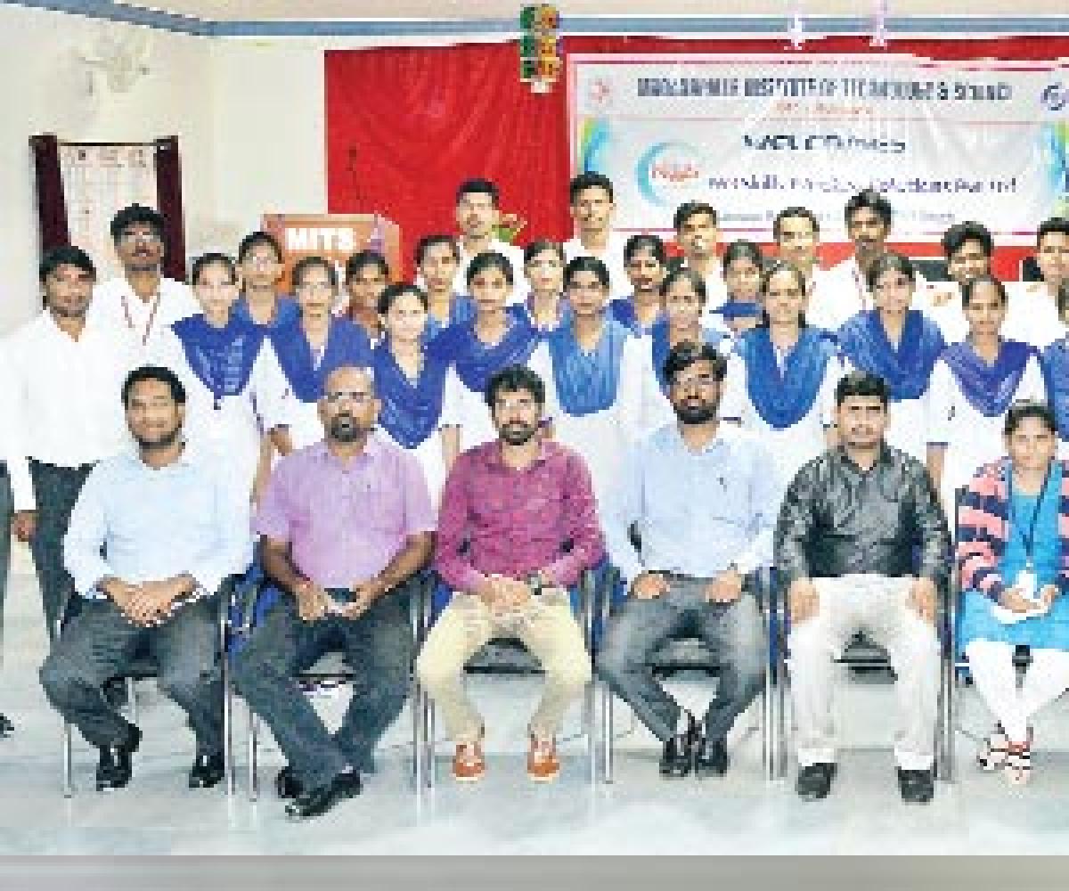 35 MITS students bag placement