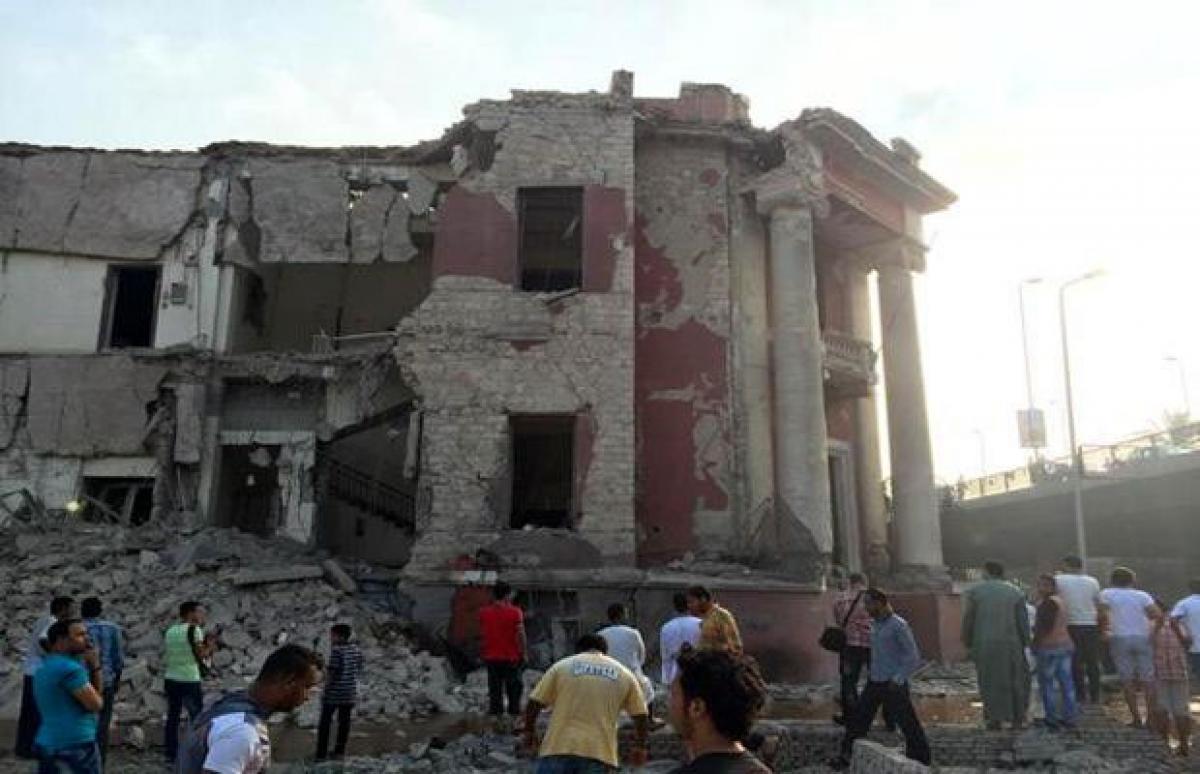 Blast hits Italian consulate in Cairo: Report