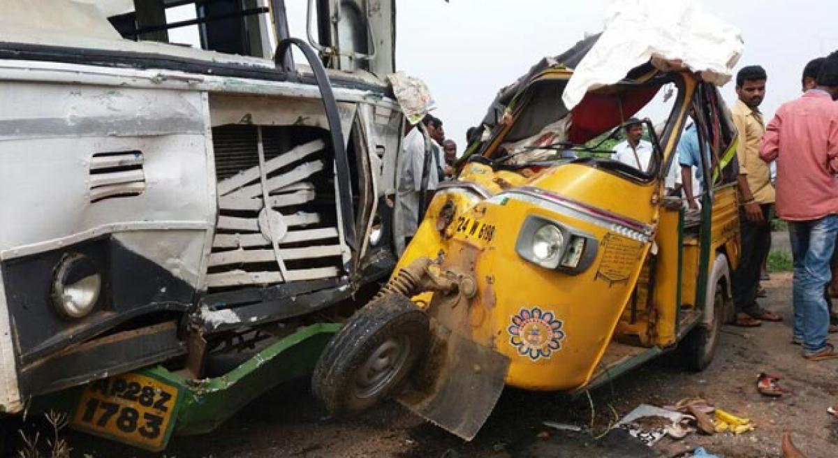 Bus crashes into auto rickshaw, five persons killed