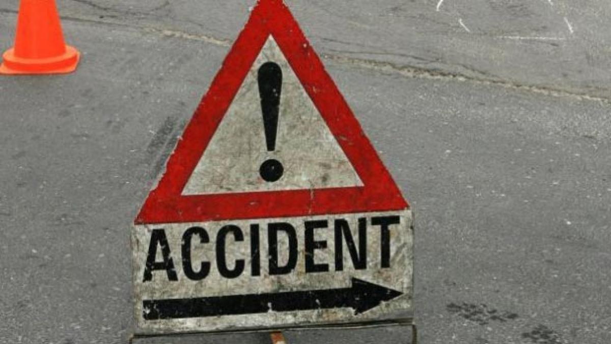 Six killed, 27 injured in two road mishaps