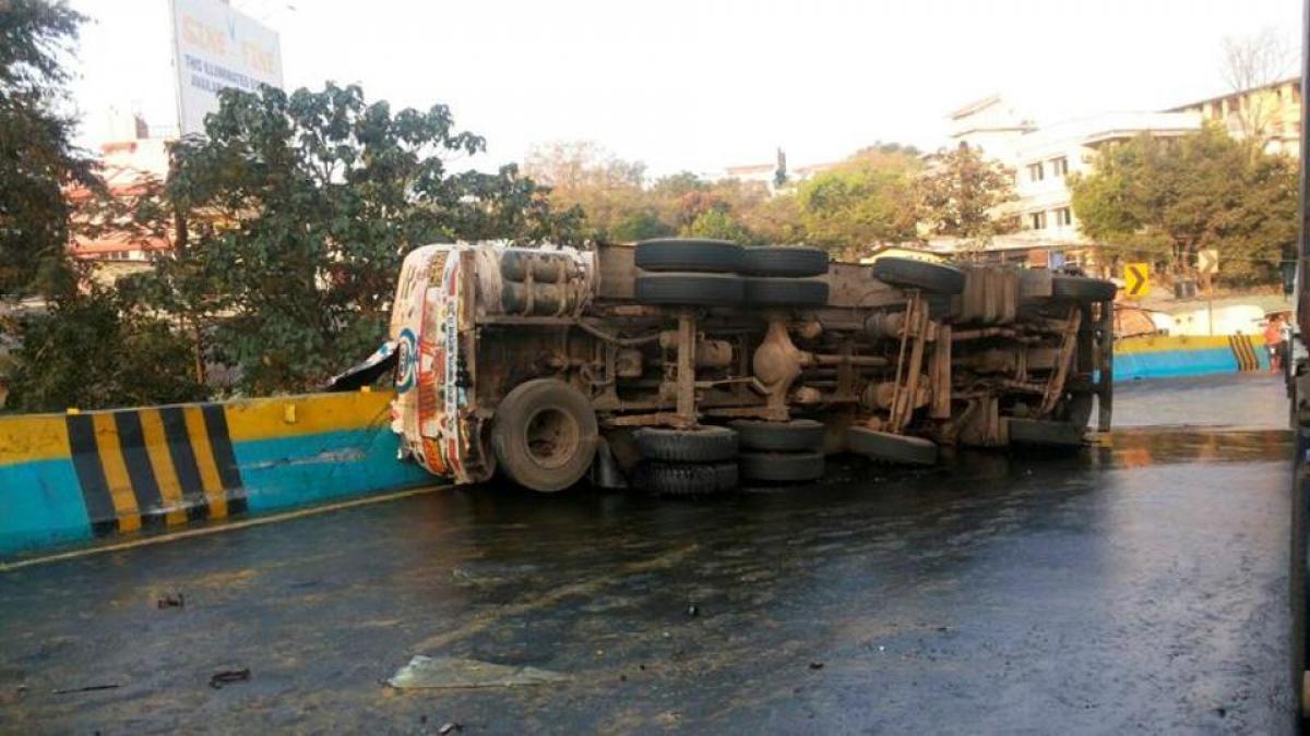 4 killed, 30 injured as oil tanker overturns, explodes in Assam