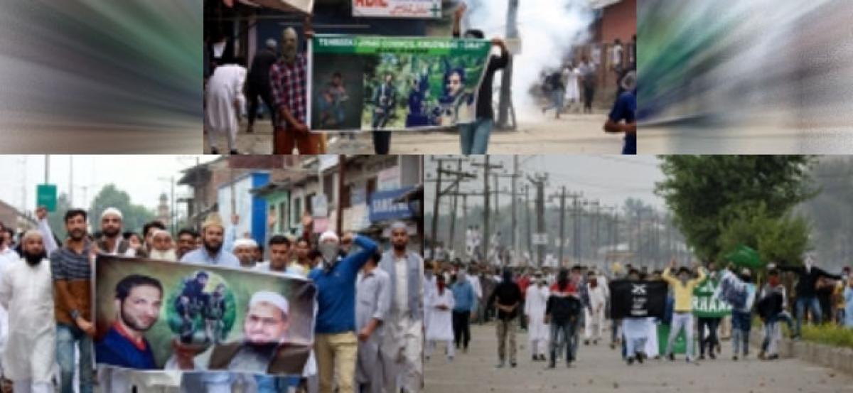 Eid celebrated across India, clashes occur in Kashmir Valley