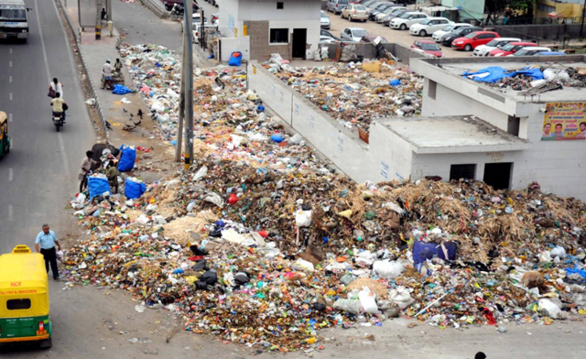 Hyderabad: Rains add on to the woes of municipal workers staff