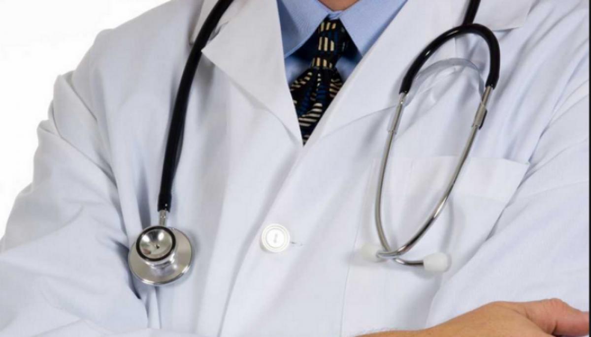 Doctors white coats spread infection, lead to avoidable harm