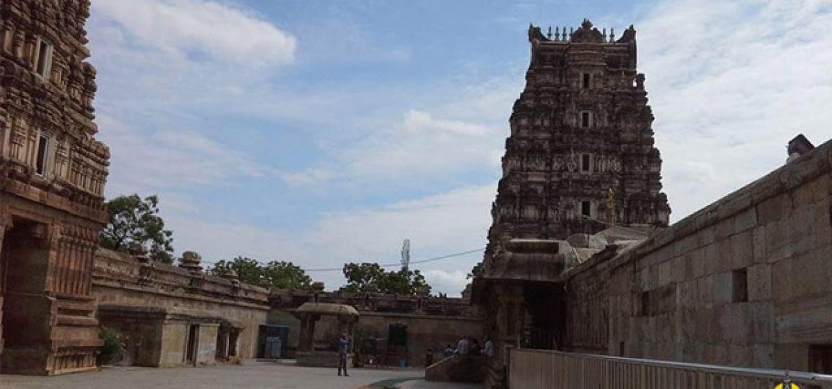 TTD blames Archaeology department for Vontimitta temple