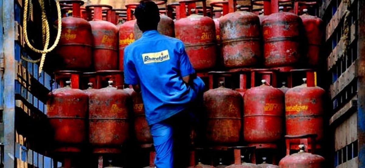 Government issues 1.5 crore LPG connections to poor under PMUY